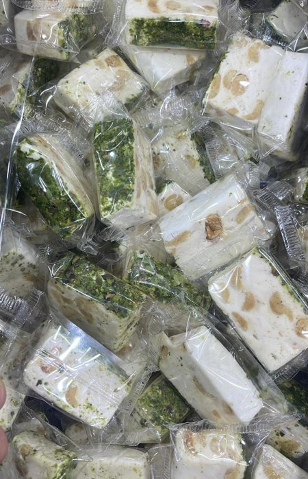 علاكة بالفستق الحلبي