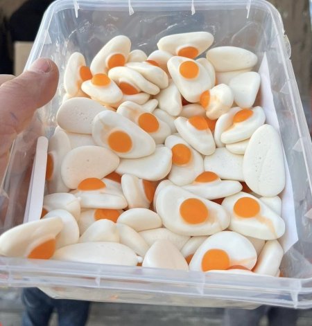 علبه كاندي بيض ( كيلو)