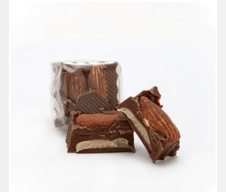 شوكولاته جورميت مربع باللوز