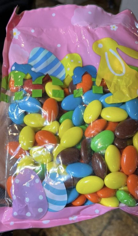 شوكولاته بيضاوي ملون