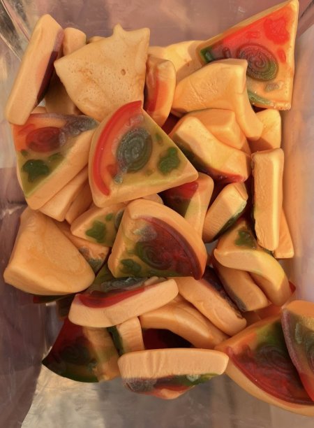 علبه كاندي بيتزا ( كيلو )