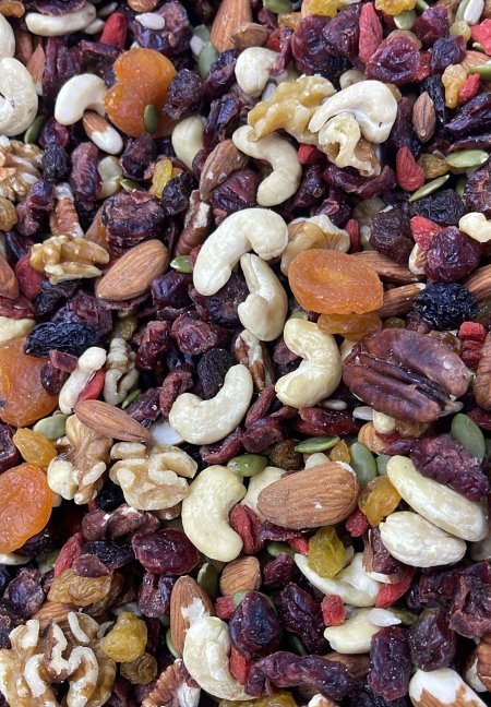 خلطة مكسرات صحية مع فواكه